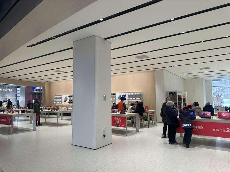  实探｜3月手机集体再提价？有卖场接通知涨10百分号，千元机仍存 新闻