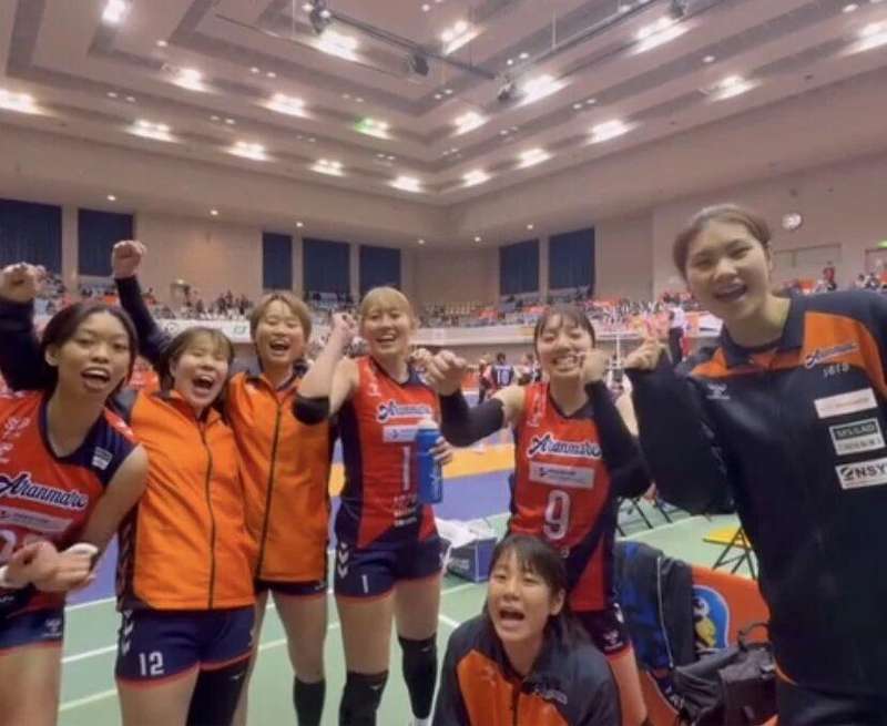  中国女排年轻力量迈出国门；19岁高大主攻加盟日本SV联赛，签名会成焦点人物。 体育新闻 中国女排年轻力量迈出国门；19岁高大主攻加盟日本SV联赛，签名会成焦点人物。 体育新闻 中国女排年轻力量迈出国门；19岁高大主攻加盟日本SV联赛，签名会成焦点人物。 体育新闻