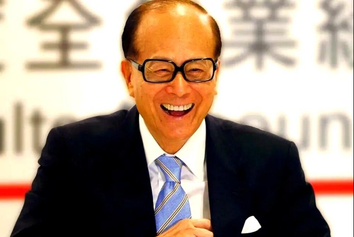  从英国电网到健康未来；李嘉诚九旬仍追逐时光，资本故事耐人寻味。 情感心理 从英国电网到健康未来；李嘉诚九旬仍追逐时光，资本故事耐人寻味。 情感心理