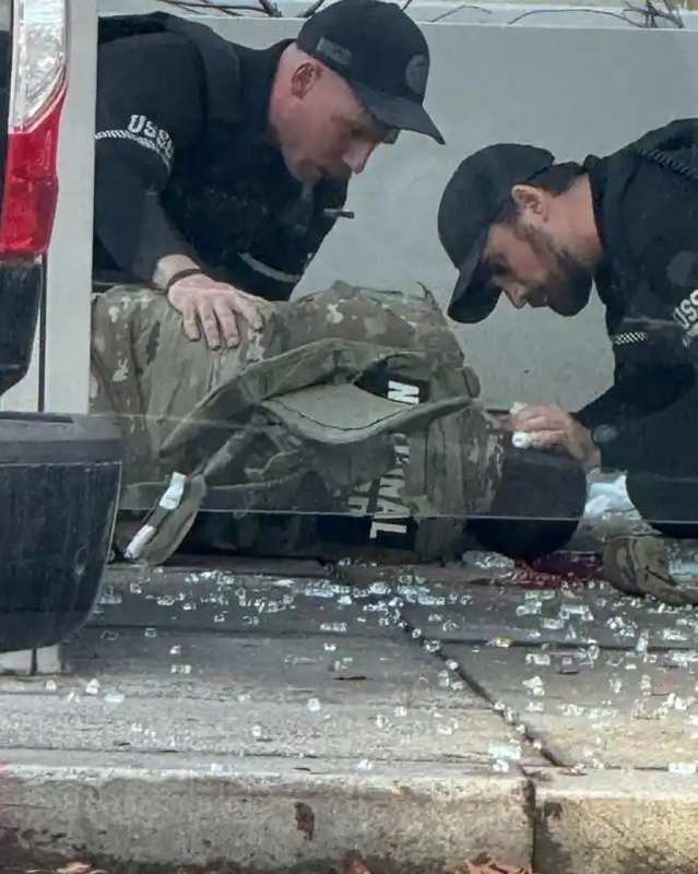  深夜警戒线前的致命对峙；年轻男子持枪闯入海湖庄园；执法行动果断结束威胁。 新闻 深夜警戒线前的致命对峙；年轻男子持枪闯入海湖庄园；执法行动果断结束威胁。 新闻 深夜警戒线前的致命对峙；年轻男子持枪闯入海湖庄园；执法行动果断结束威胁。 新闻 深夜警戒线前的致命对峙；年轻男子持枪闯入海湖庄园；执法行动果断结束威胁。 新闻