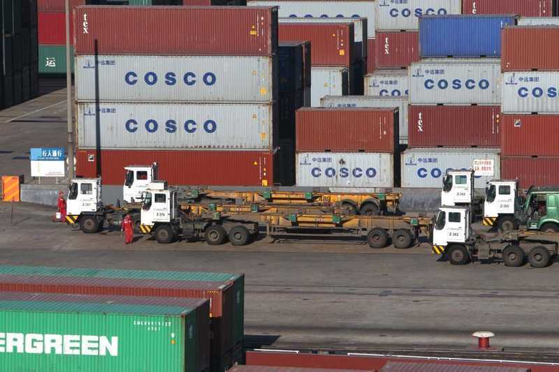  跨境电商面临物流考验；中东多国服务暂停引发关注，沙特配送保持稳定态势。 股票财经 跨境电商面临物流考验；中东多国服务暂停引发关注，沙特配送保持稳定态势。 股票财经 跨境电商面临物流考验；中东多国服务暂停引发关注，沙特配送保持稳定态势。 股票财经