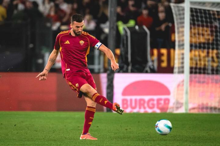  克里斯坦特直面失利，罗马欧联出局暴露防守隐患；队长自责，球队需尽快调整状态。 体育新闻 克里斯坦特直面失利，罗马欧联出局暴露防守隐患；队长自责，球队需尽快调整状态。 体育新闻