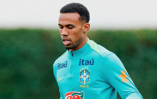  巴西国家队后防遭遇打击，加布里埃尔右膝疼痛确认；英联杯决赛后退出名单，无替补征召，友谊赛备战面临调整。 体育新闻 巴西国家队后防遭遇打击，加布里埃尔右膝疼痛确认；英联杯决赛后退出名单，无替补征召，友谊赛备战面临调整。 体育新闻