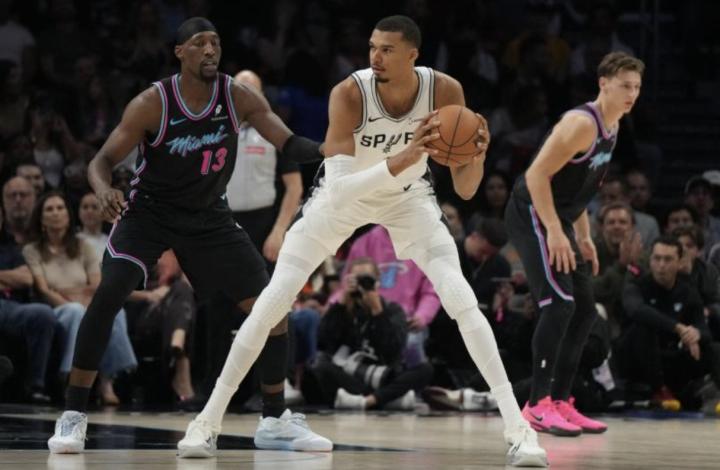  文班亚马畅谈法国足球队前景；他将通过电视关注热身赛进程。 体育新闻