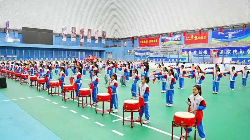  【深度解析】从龙腾狮跃到伞韵逐梦：辛集校园传统文化表演的幕后技术全揭秘 体育新闻