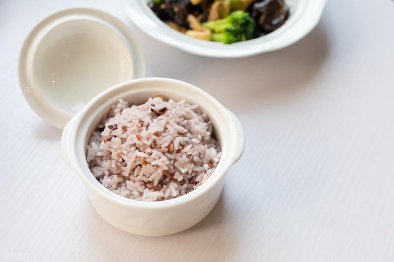  增肌的本质是合成代谢：七类营养素如何驱动肌肉蛋白质合成 健康养生