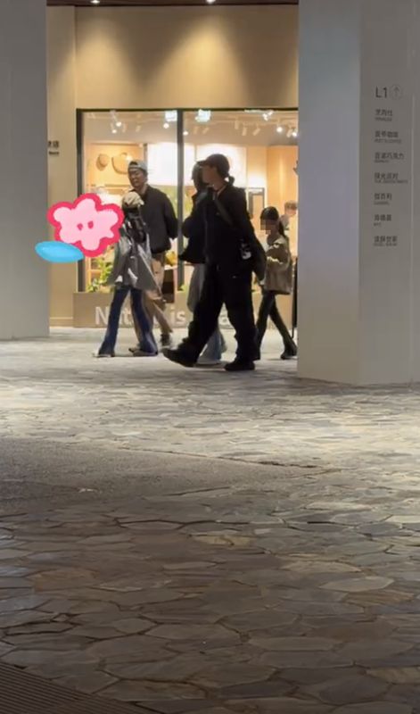  镜头之外的朱亚文：低调穿搭哲学与明星生活的真实边界 娱乐新闻