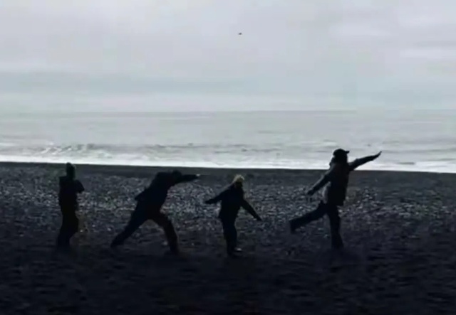  镜头之外的朱亚文：低调穿搭哲学与明星生活的真实边界 娱乐新闻