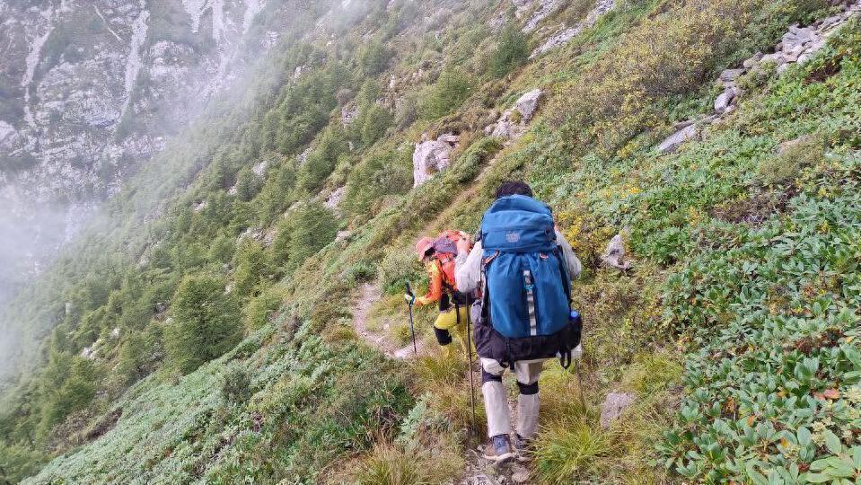  秦岭鳌太线生死救援：22岁少年的极限决策与技术复盘 文化旅游